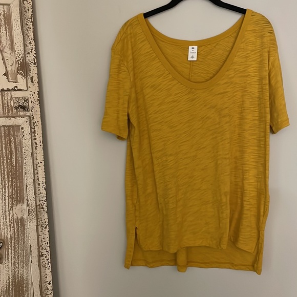 NWOT • 2 BP X CLAUDIA SULEWSKI U-Neck Tee - Picture 2 of 8